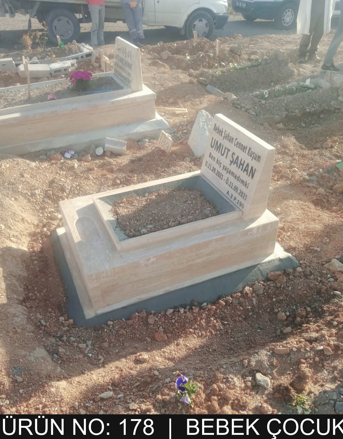 Bebek Mezar Taşları: Hassas Tasarımlar